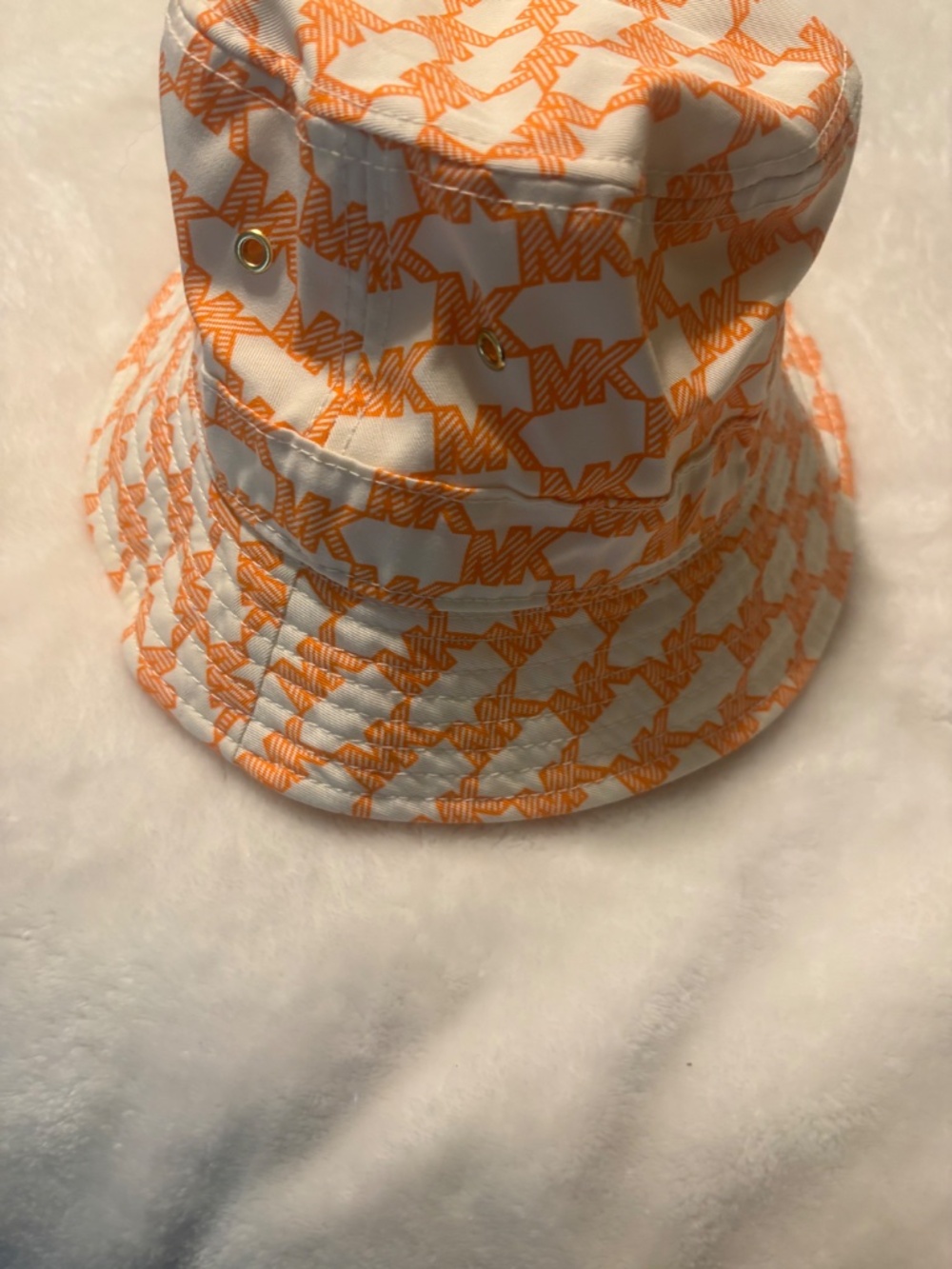 Michael Kors orange and white bucket hat - Picture 3 of 5
